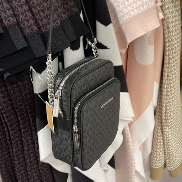 Michael Kors Jet Set Flight Crossbody Black NS - Picture 16 of 16